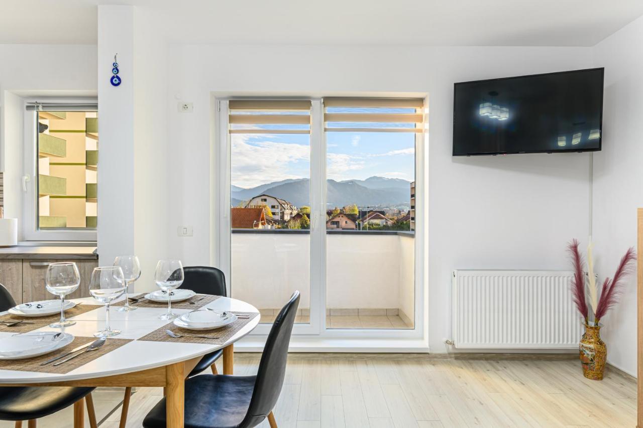 Cozy Apartment With View Brasov Sign Exterior photo
